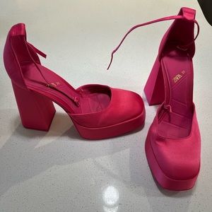 Barely worn Zara hot pink satin pumps